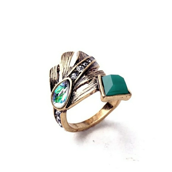 J&E Bijou Jewelry - Emerald Green Frosted Crystal Palm Leaf Vtg Ring
